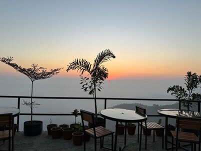 Tourist Land Resort City View Delux