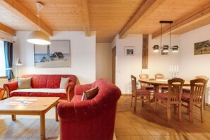 TV - Apartment 'Haus Mühlenhof 5' with Shared Garden and Wi-Fi (Hillgroven)