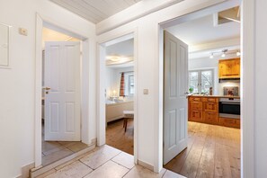 Interior - Apartment 'Am Halbmond 2' with Private Terrace, Private Garden and Wi-Fi (Hellschen-Heringsand-Unters)