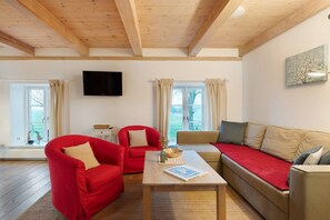 TV - Apartment 'Haus Mühlenhof 3' with Shared Terrace, Private Garden and Wi-Fi (Hillgroven)