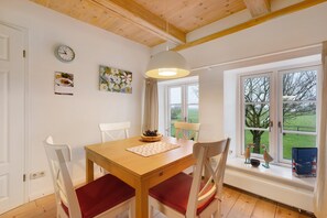 Dining - Apartment 'Haus Mühlenhof 3' with Shared Terrace, Private Garden and Wi-Fi (Hillgroven)