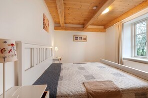 2 bedrooms, free WiFi, bed sheets - Apartment 'Haus Mühlenhof 3' with Shared Terrace, Private Garden and Wi-Fi (Hillgroven)