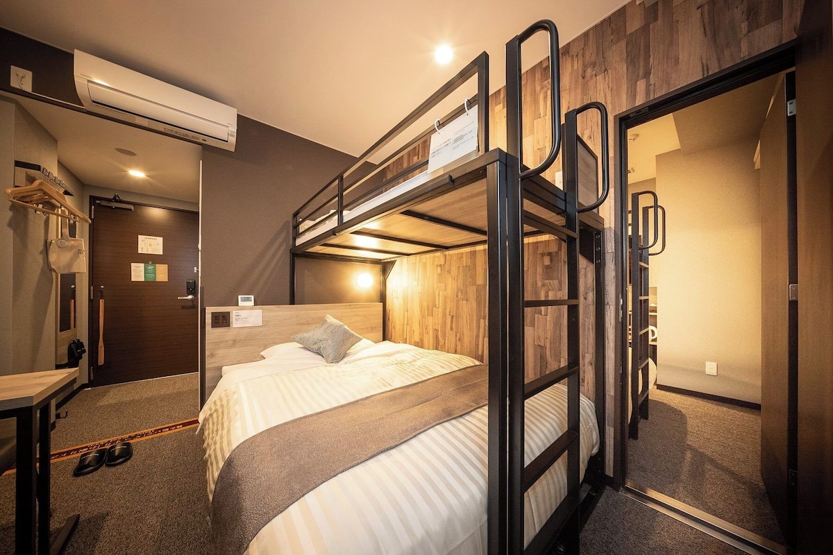 Connecting Rooms (Double Bed with Loft Bed per Room) | Insonorizzazione, Wi-Fi gratuito, lenzuola
