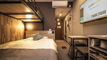 Room with 1 Double Bed with Loft Bed | Soundproofing, free WiFi, bed sheets