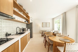Villa, 3 chambres | Cuisine privée | Cafetière-théière, bouilloire électrique