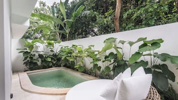 Private pool