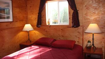 2 bedrooms, iron/ironing board, travel cot, WiFi