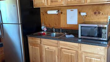Fridge, microwave, coffee/tea maker, toaster