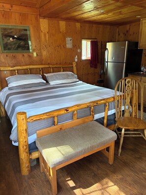 2 bedrooms, iron/ironing board, travel cot, WiFi - Denali Gnome Home (Healy)