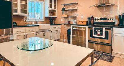 Modern SD Oasis w/ Pool & HotTub