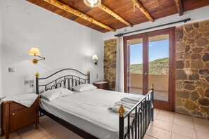 Apartment | 3 bedrooms, soundproofing - Countryside Apartment 1 With Shared Swimming Pool (Kissamos)