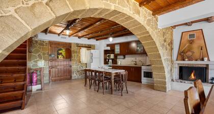 Countryside Apartment 1 With Shared Swimming Pool