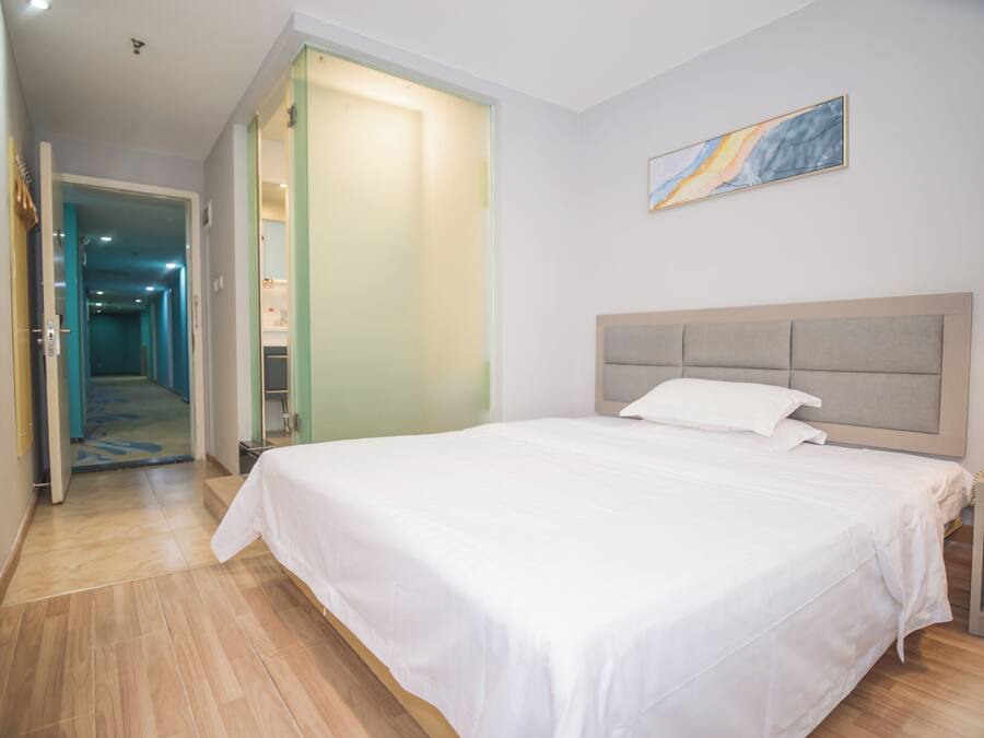 Elite Room | Premium bedding, free WiFi, bed sheets