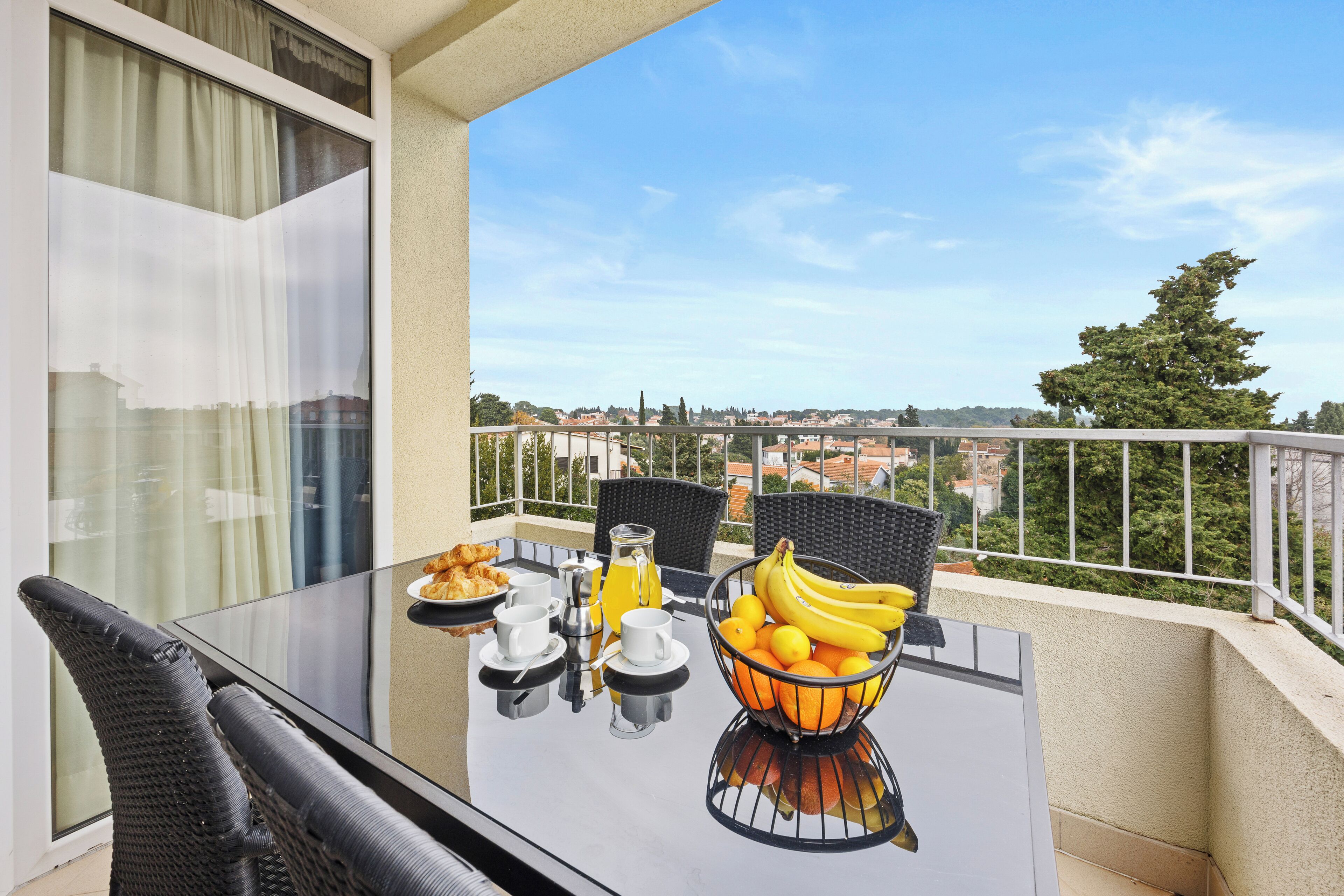 Condo, 2 habitaciones, balcón | Balcón