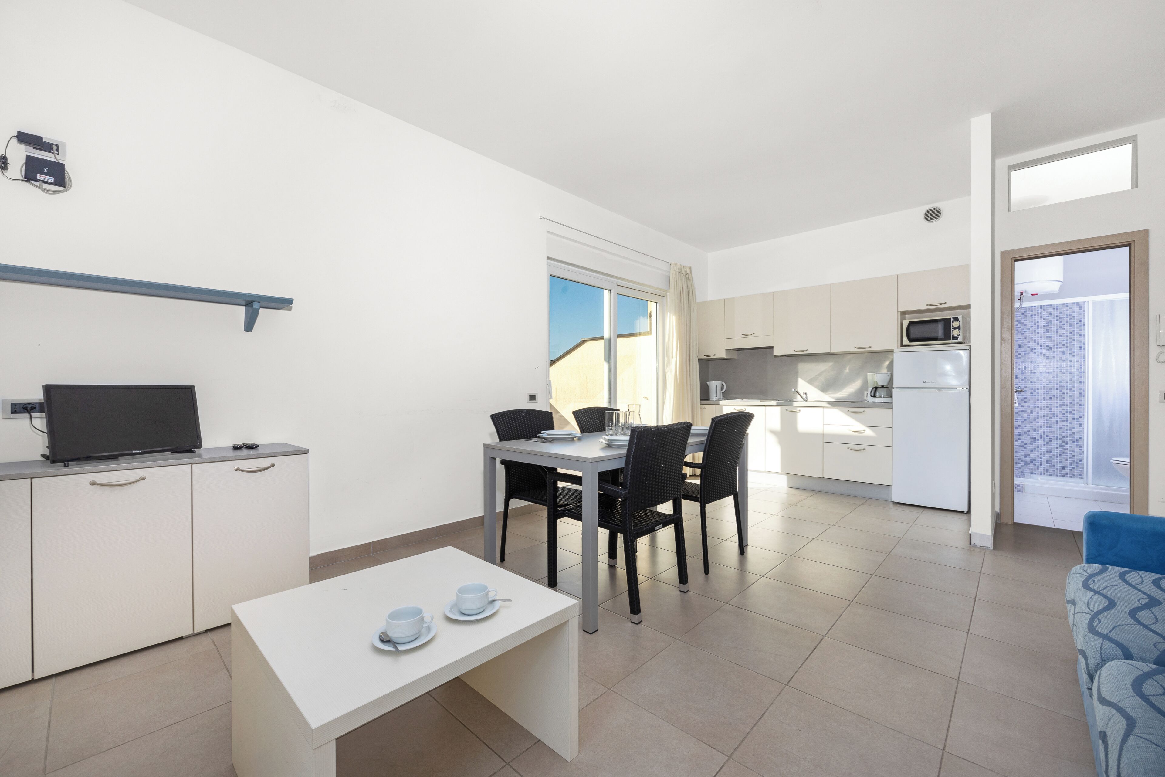 Superior Condo, 2 Bedrooms, Balcony | Living area