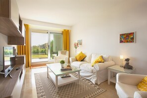 Living area - Ojén Apartment Near Golf (Ojen)