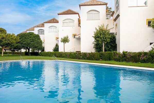 Pool - Apartment in Marbella near Costabella Beach (Marbella)