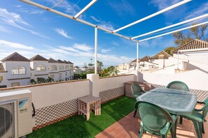 Outdoor dining - Apartment in Marbella near Costabella Beach (Marbella)