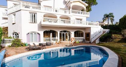 Villa in Marbella with Private Pool and Beach
