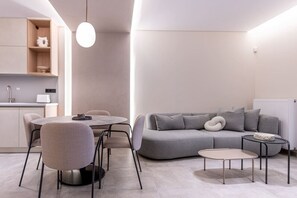 TV - Phaedrus Living: Athens Luxury Residences Ivory (Athina)