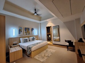 Habitación básica doble | Escritorio, wifi gratis y ropa de cama