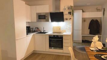 Apartment, 1 Bedroom, Terrace, Garden View | Interior