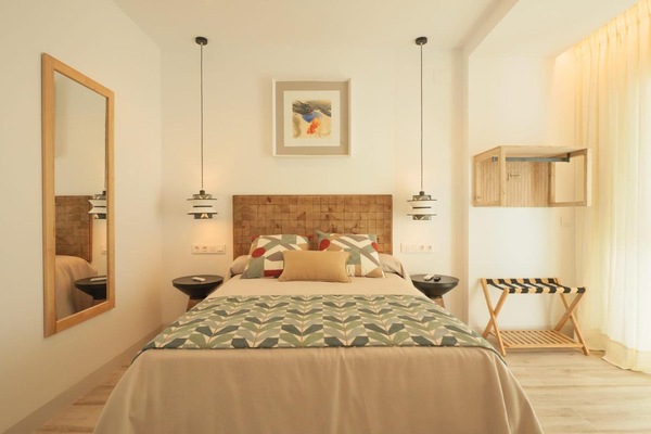 Double Room | In-room safe, soundproofing, free WiFi