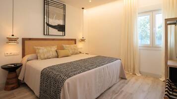 Suite | 1 bedroom, in-room safe, soundproofing, free WiFi