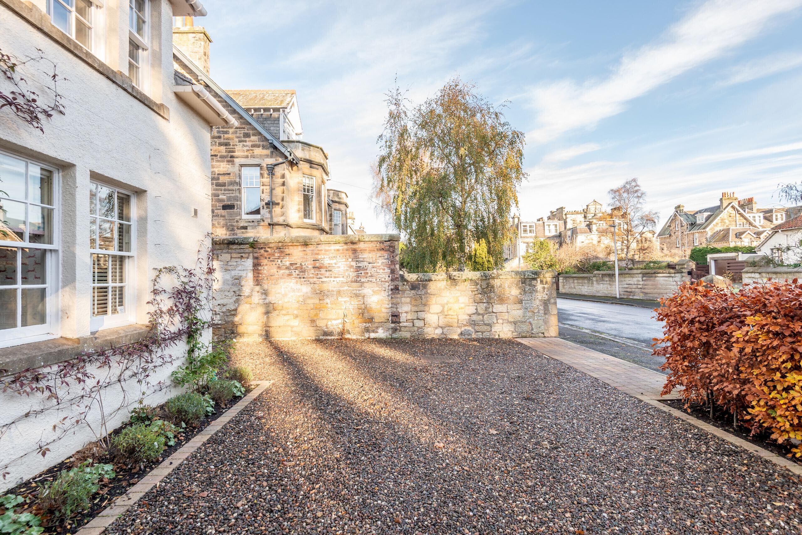 المنطقة المحيطة بالمنشأة