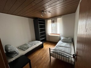 3 bedrooms, WiFi, bed sheets - Large apartment in the middle of the Palatinate Forest (Kindsbach)