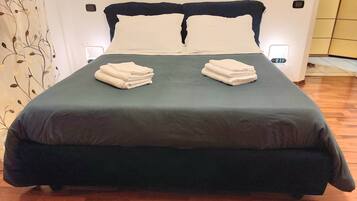 2 camere, culla da viaggio, Wi-Fi gratuito, lenzuola