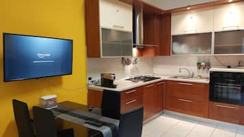 Kühlschrank, Ofen, Herdplatte, Geschirrspüler