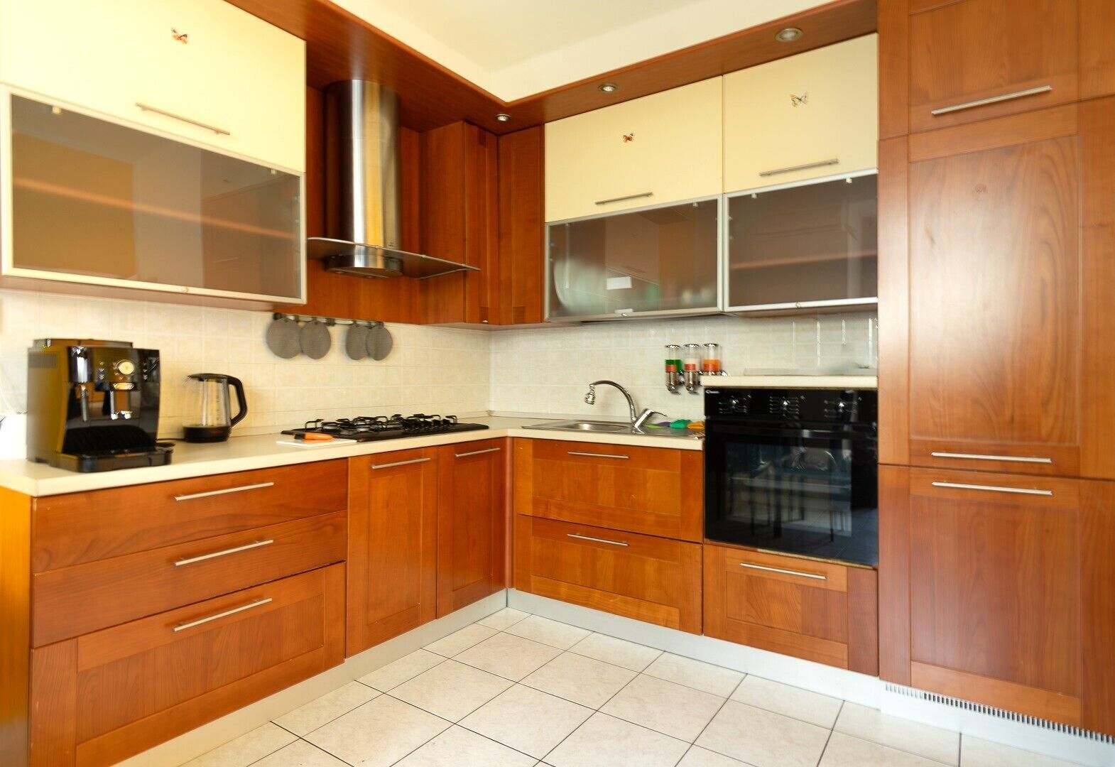 Refrigerador, horno, parrilla de estufa y lavavajillas 