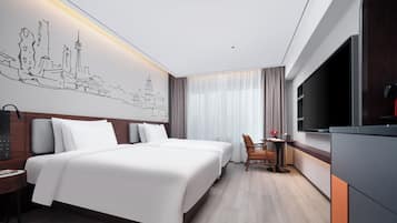 Luxury Twin Room, Multiple Beds | Free minibar, in-room safe, individually decorated, desk