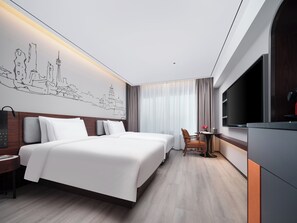 Luxury Twin Room, Multiple Beds | Free minibar, in-room safe, individually decorated, desk - UrCove Xi'an Great Tang All Day Mall (Xi'an)