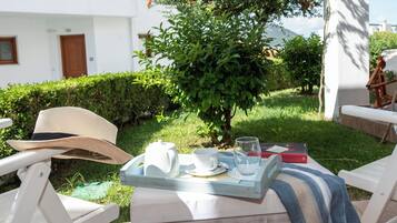 Family Room with Panoramic View | Terrace/patio