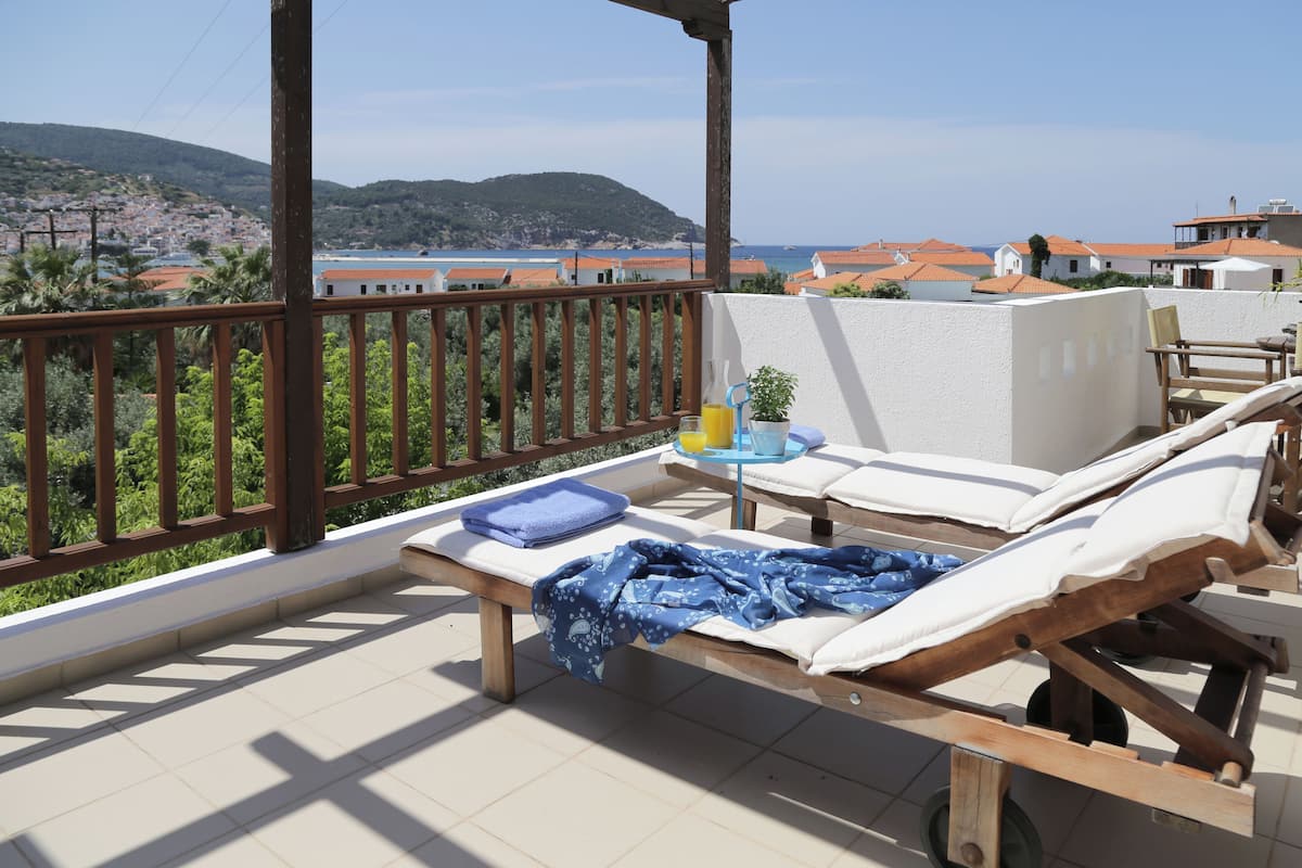 Family Room with Panoramic View | Balcony view