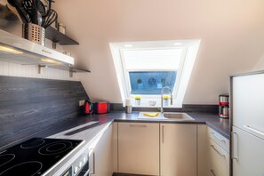 Refrigerador, horno, parrilla de estufa y lavavajillas 