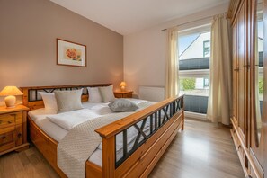 2 Schlafzimmer, Reisekinderbett, kostenloses WLAN, BettwÀsche