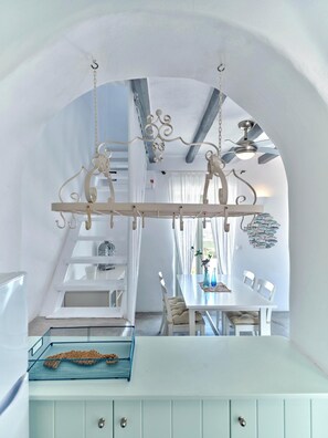 Villa Elpida | Cozinha privada | Fogão, máquina de café expresso, cafeteira/chaleira, chaleira elétrica