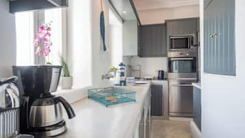 Villa Filoxenia | Cozinha privada | Fogão, máquina de café expresso, cafeteira/chaleira, chaleira elétrica