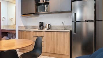 Junior Studio | Private kitchen | Fridge, microwave, stovetop, coffee/tea maker