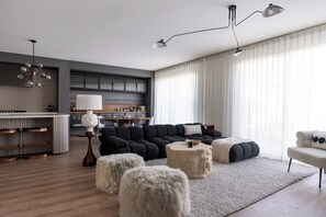 Smart TV, fireplace, offices