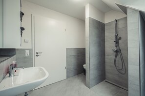 Leilighet – elite, 1 dobbeltseng med sovesofa, ikke-røyk, byutsikt | Bad | Dusj, hårføner, håndklær og såpe