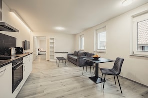 Luxury Apartment, 1 Double Bed with Sofa bed, Non Smoking, Kitchen | Living area - Heimbach Apartments Renchen (Renchen)
