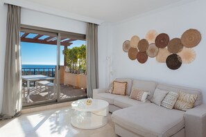 TV - Premium Penthouse with Unmatched Views (Benahavís)