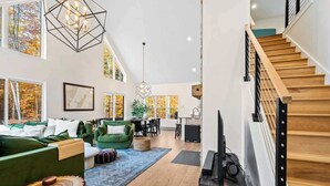 Smart TV, fireplace, offices - Pet-Friendly Modern Retreat · Woods · Ellison Bay (Ellison Bay)