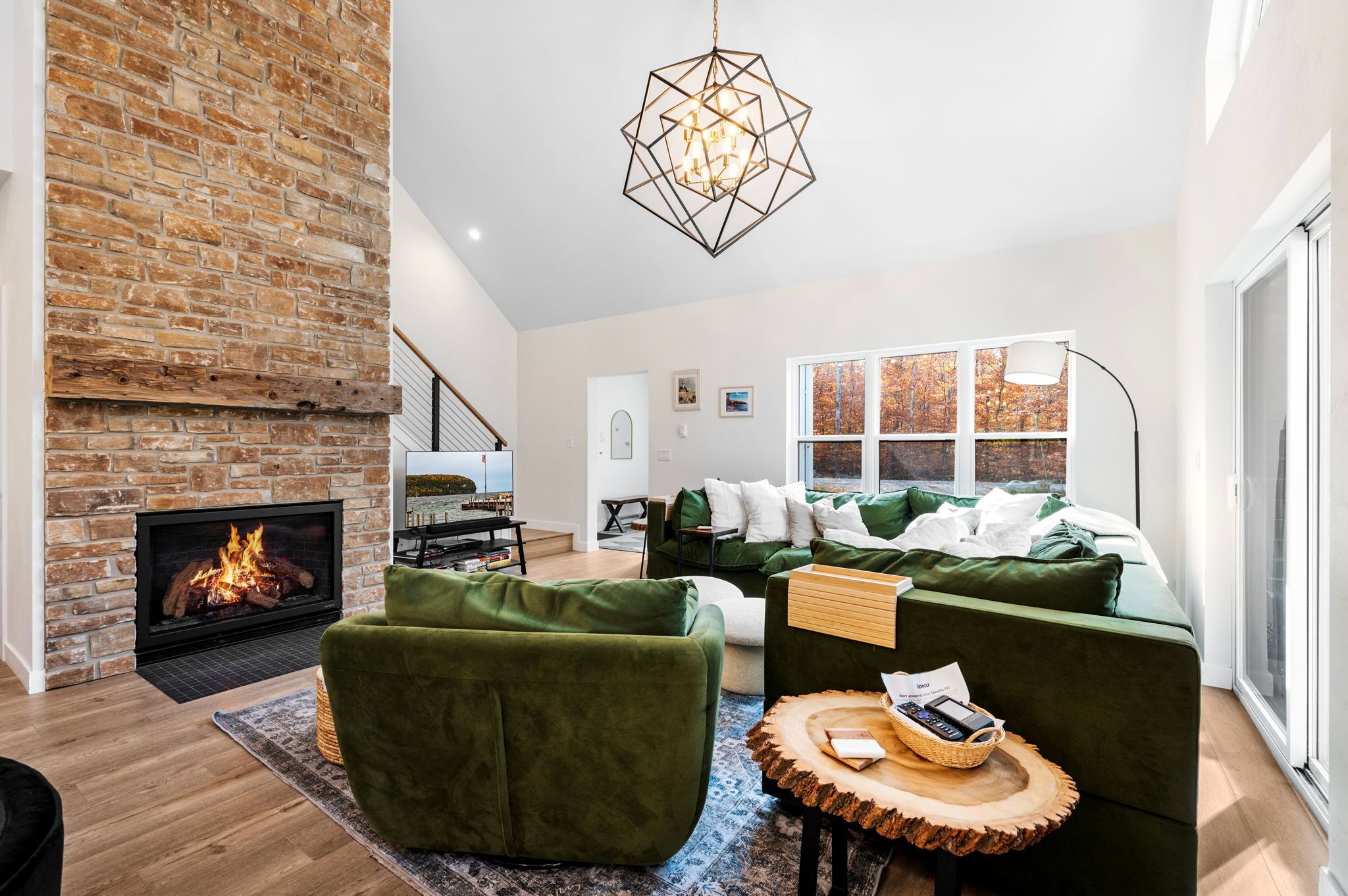 Folklore Woods offers a beautifully designed, accessible space with 4 spacious bedrooms and 2 luxurious bathrooms.