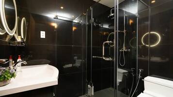 Family Apartment, Balcony, City View | Bathroom | Free toiletries, hair dryer, slippers, towels