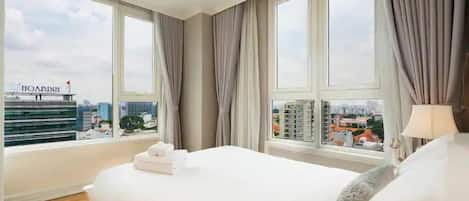 Panoramic Apartment, Balcony, City View